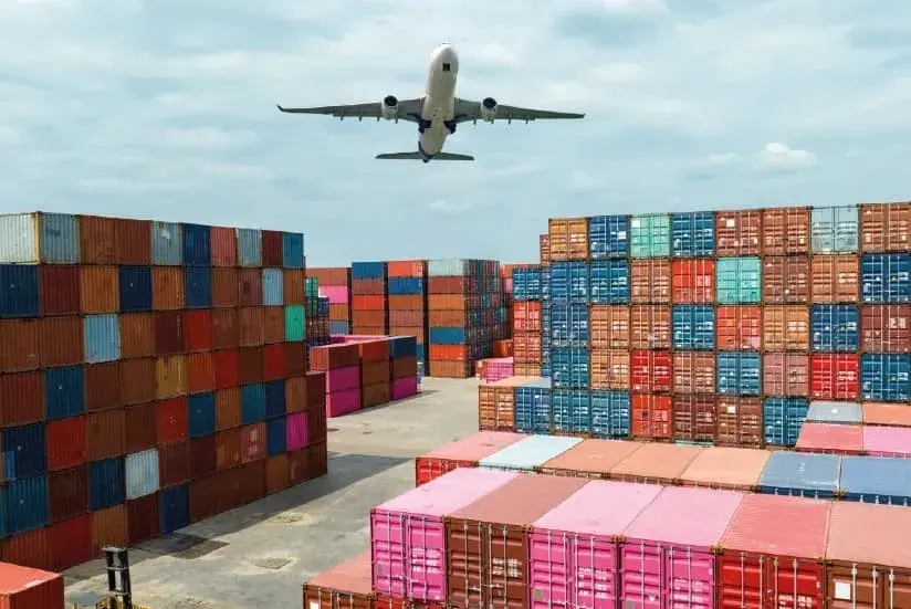Avión, uno de los tipos de transporte para exportar.