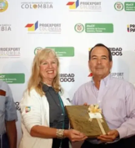 Proexport president, Maria Claudia Lacouture, and Florida-Caribbean Cruise Assoc