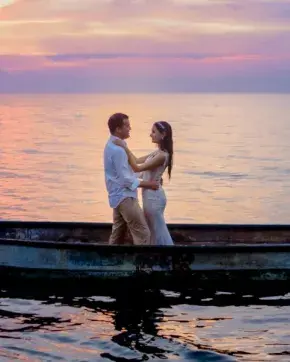 Pareja en el mar
