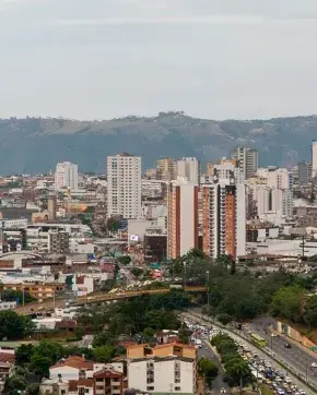 Fotografía panorámica de ciudad Colombiana