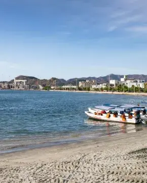 Al cierre de 2025, Santa Marta se consolidó como la octava ciudad con mayor recepción de visitantes extranjeros en Colombia, alcanzando los 69.222 turistas