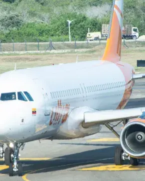 Avión comercial