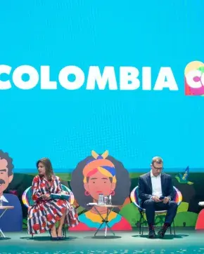 Conferencia de Colombia Co con invitados famosos