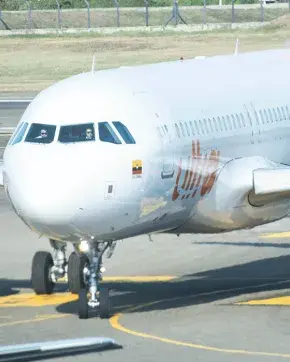 Avión comercial