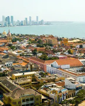 Fotografía panorámica de ciudad Costera