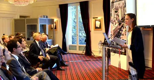 Ex primer ministro francés destaca a Colombia como destino de inversión y plataf