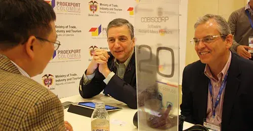 Exportador Colombiano mostrando sus productos en Silicon Valley